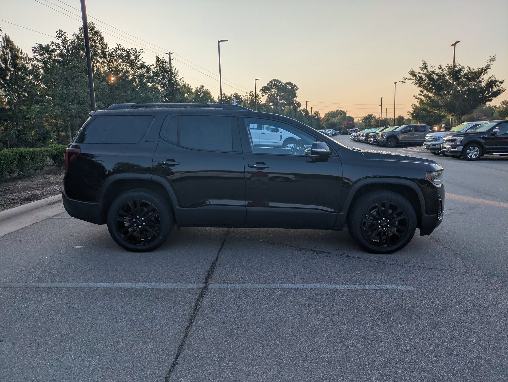 2023 GMC Acadia SLE