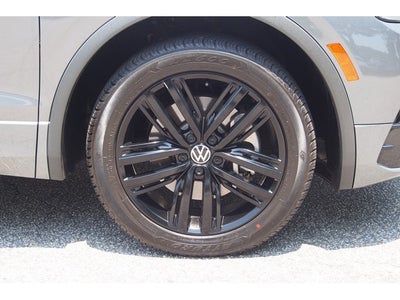 2022 Volkswagen Tiguan SE R-Line Black