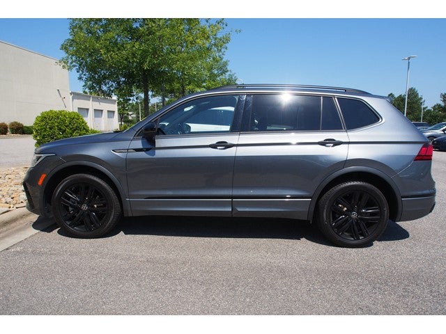 2022 Volkswagen Tiguan SE R-Line Black