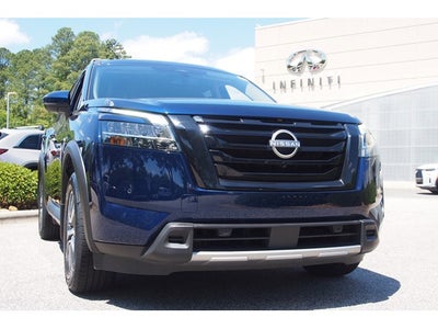 2024 Nissan Pathfinder SL