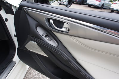 2022 INFINITI Q60 LUXE