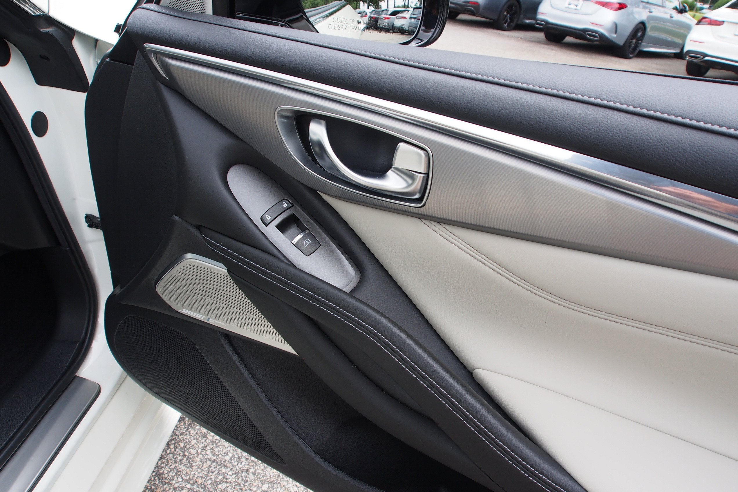 2022 INFINITI Q60 LUXE