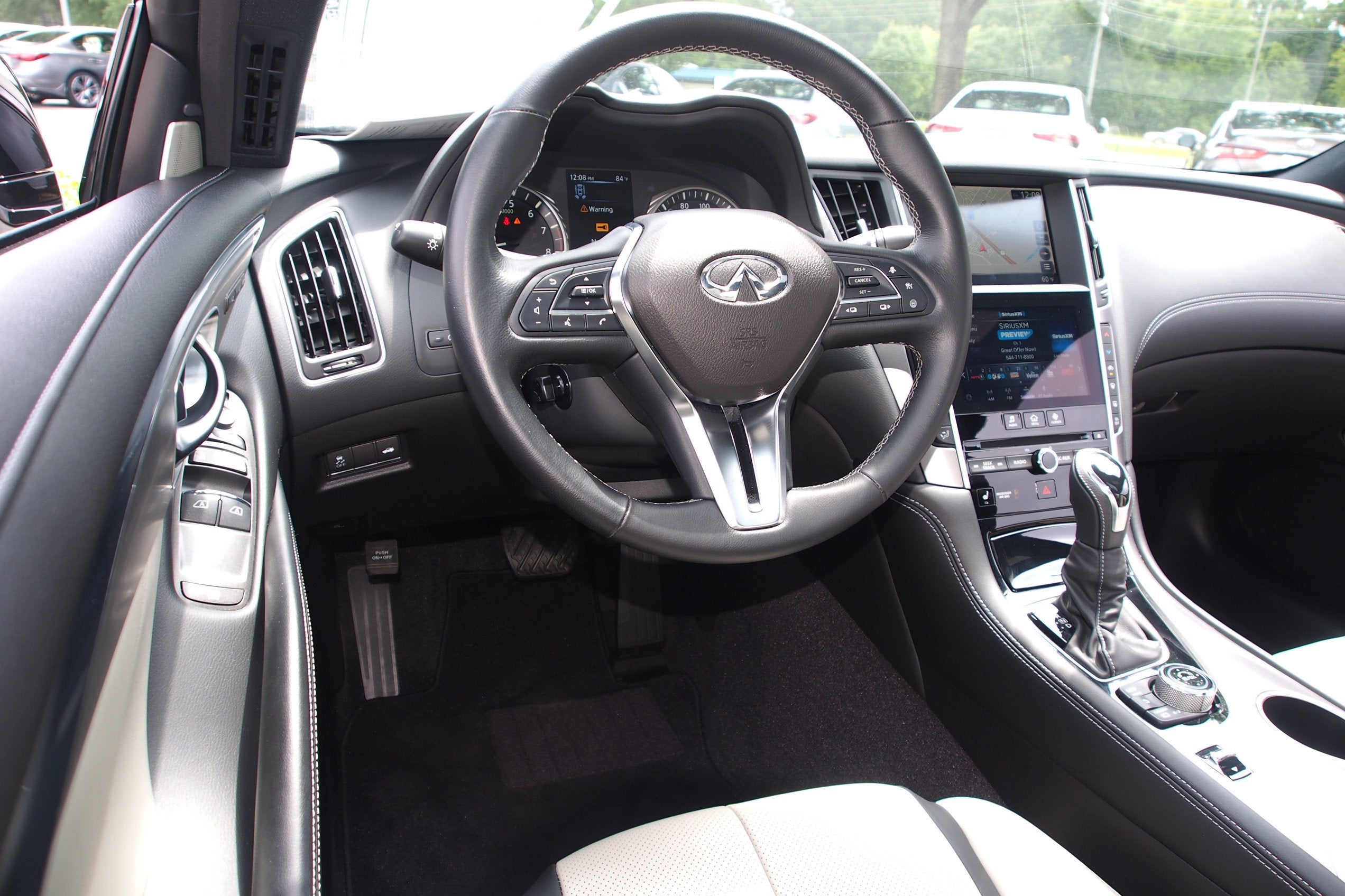 2022 INFINITI Q60 LUXE