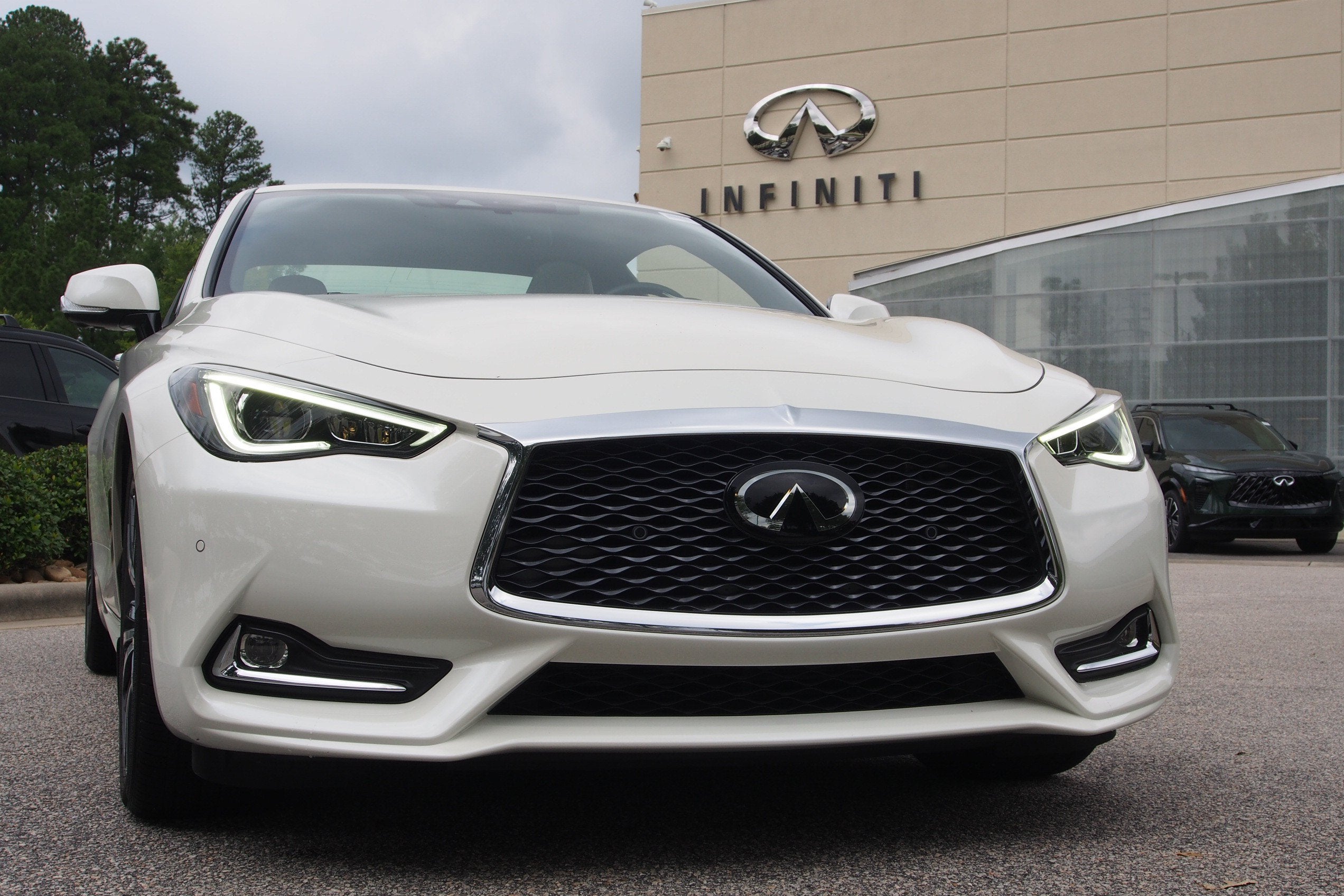 2022 INFINITI Q60 LUXE