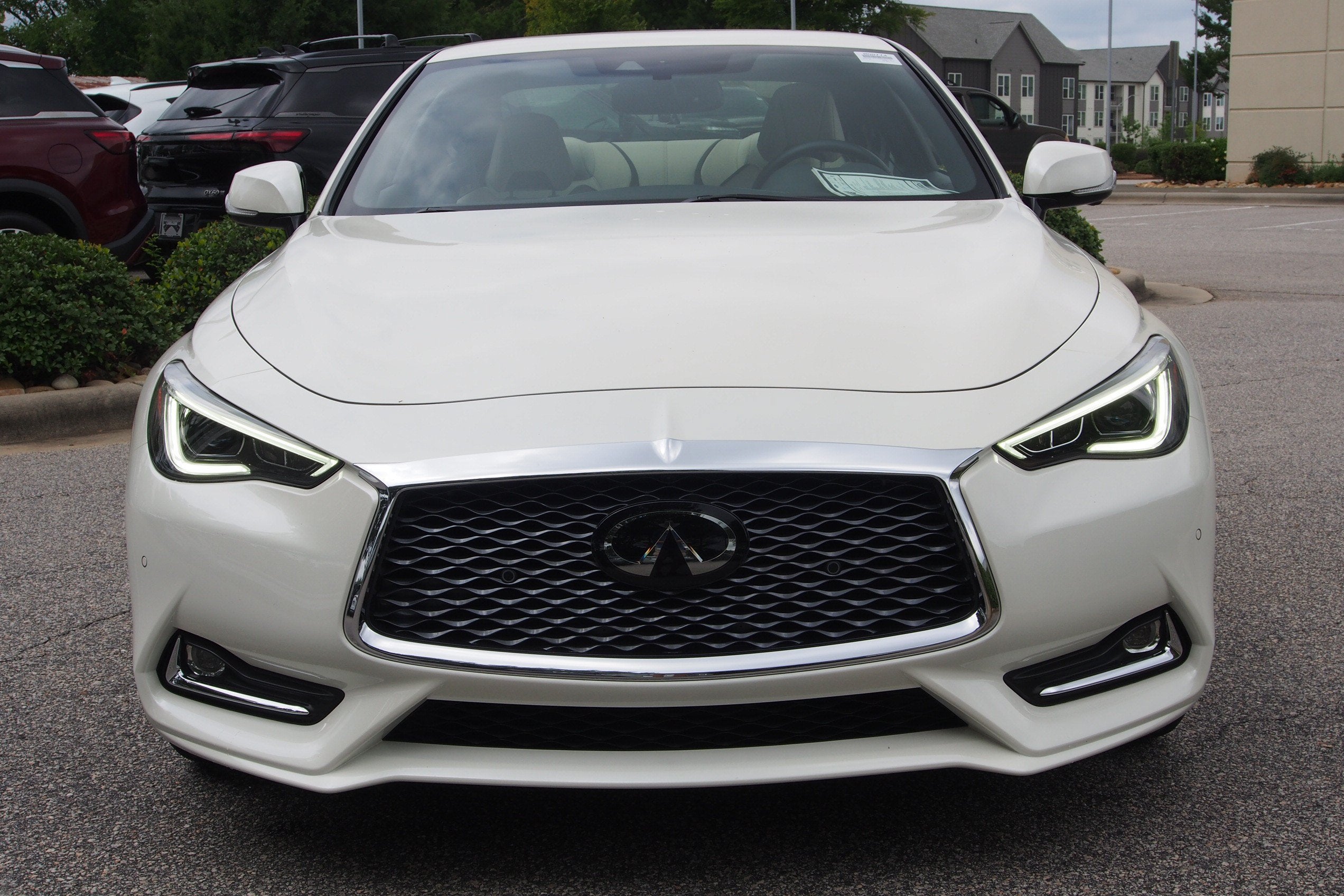 2022 INFINITI Q60 LUXE