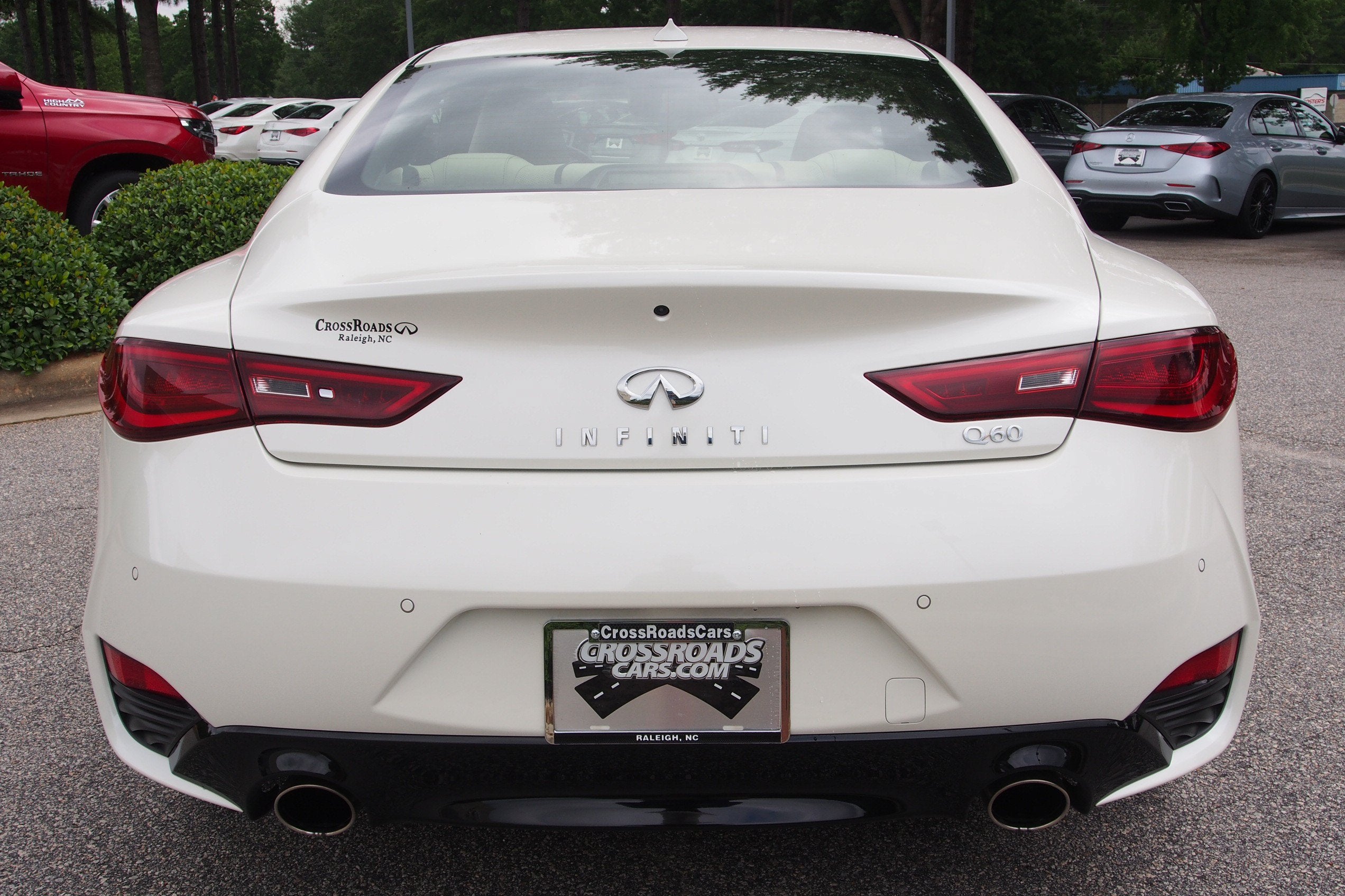 2022 INFINITI Q60 LUXE