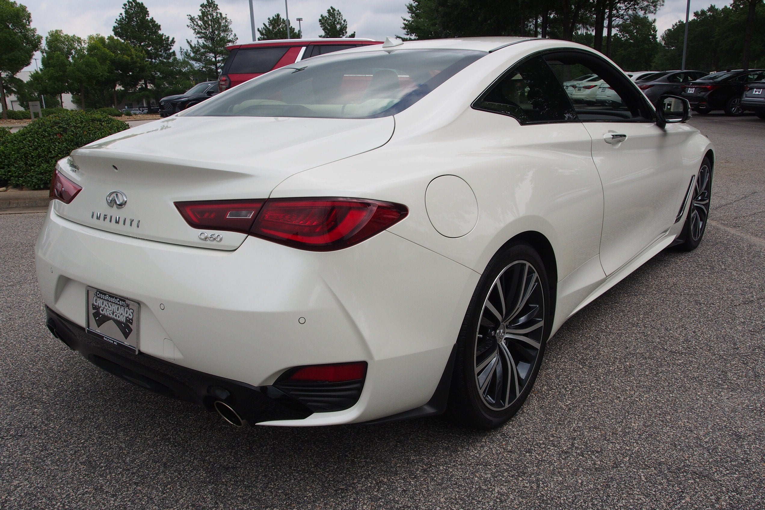 2022 INFINITI Q60 LUXE