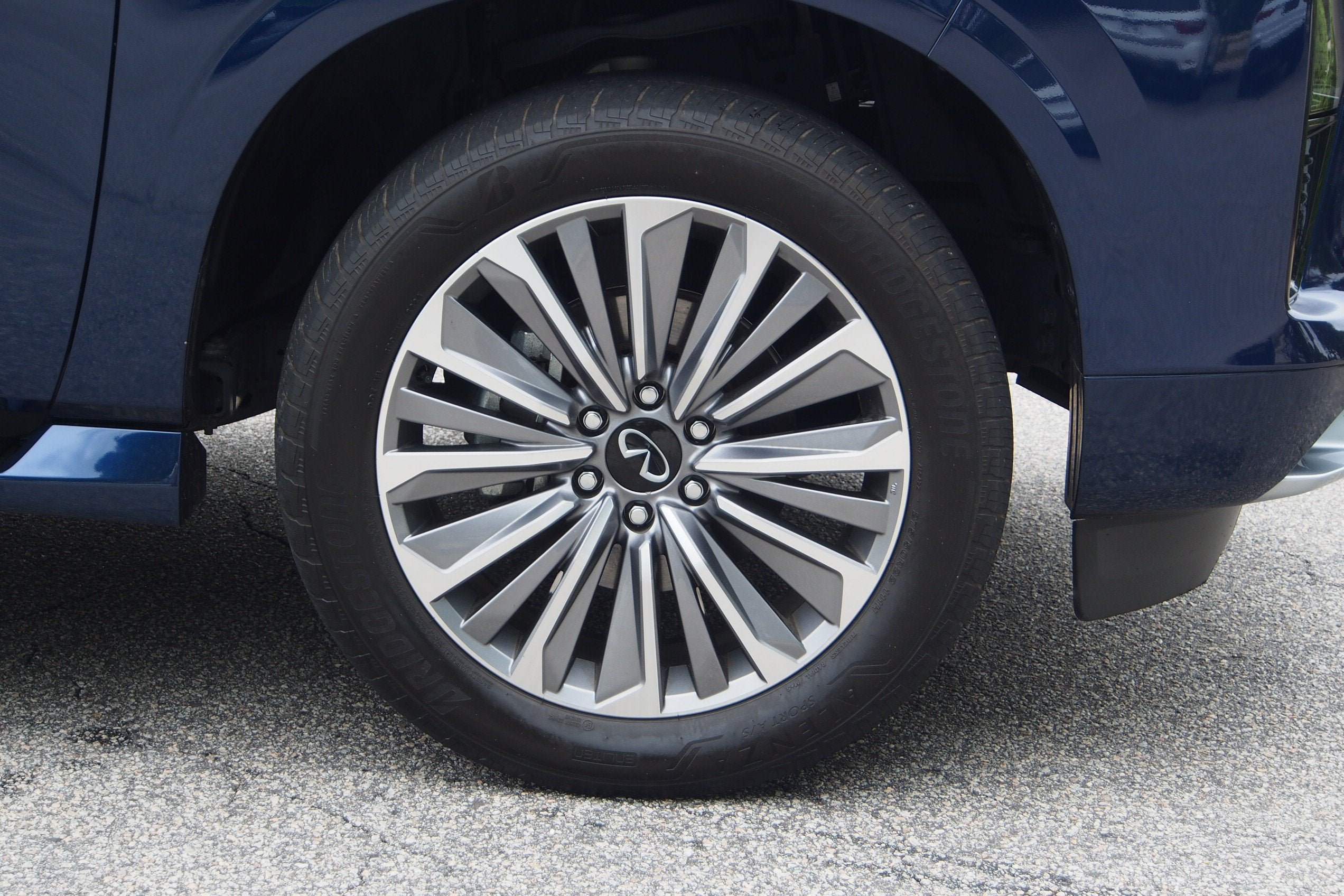 2025 INFINITI QX80 SENSORY