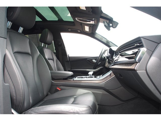 2022 Audi Q8 Premium Plus