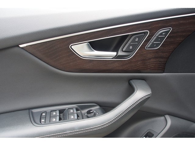 2022 Audi Q8 Premium Plus