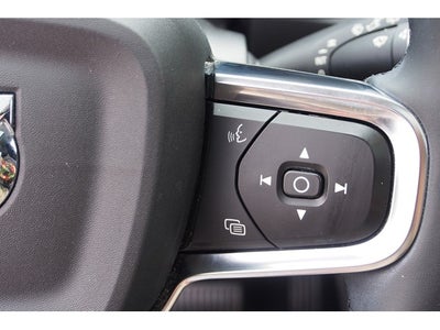 2023 Volvo XC40 Plus Dark Theme