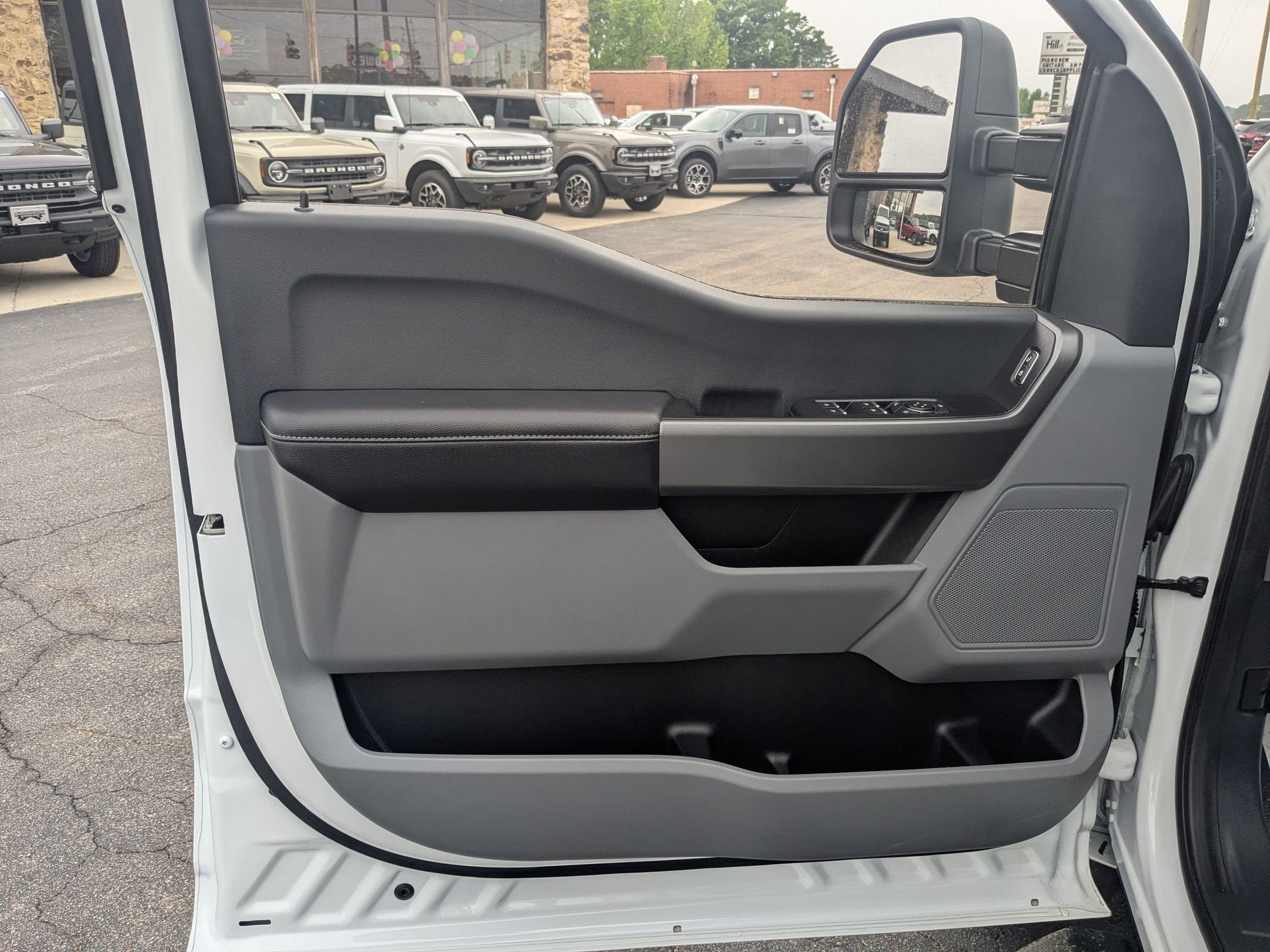 2025 Ford Super Duty F-350 SRW XLT