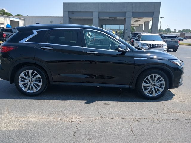 2023 INFINITI QX50 LUXE