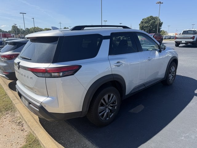 2025 Nissan Pathfinder SV